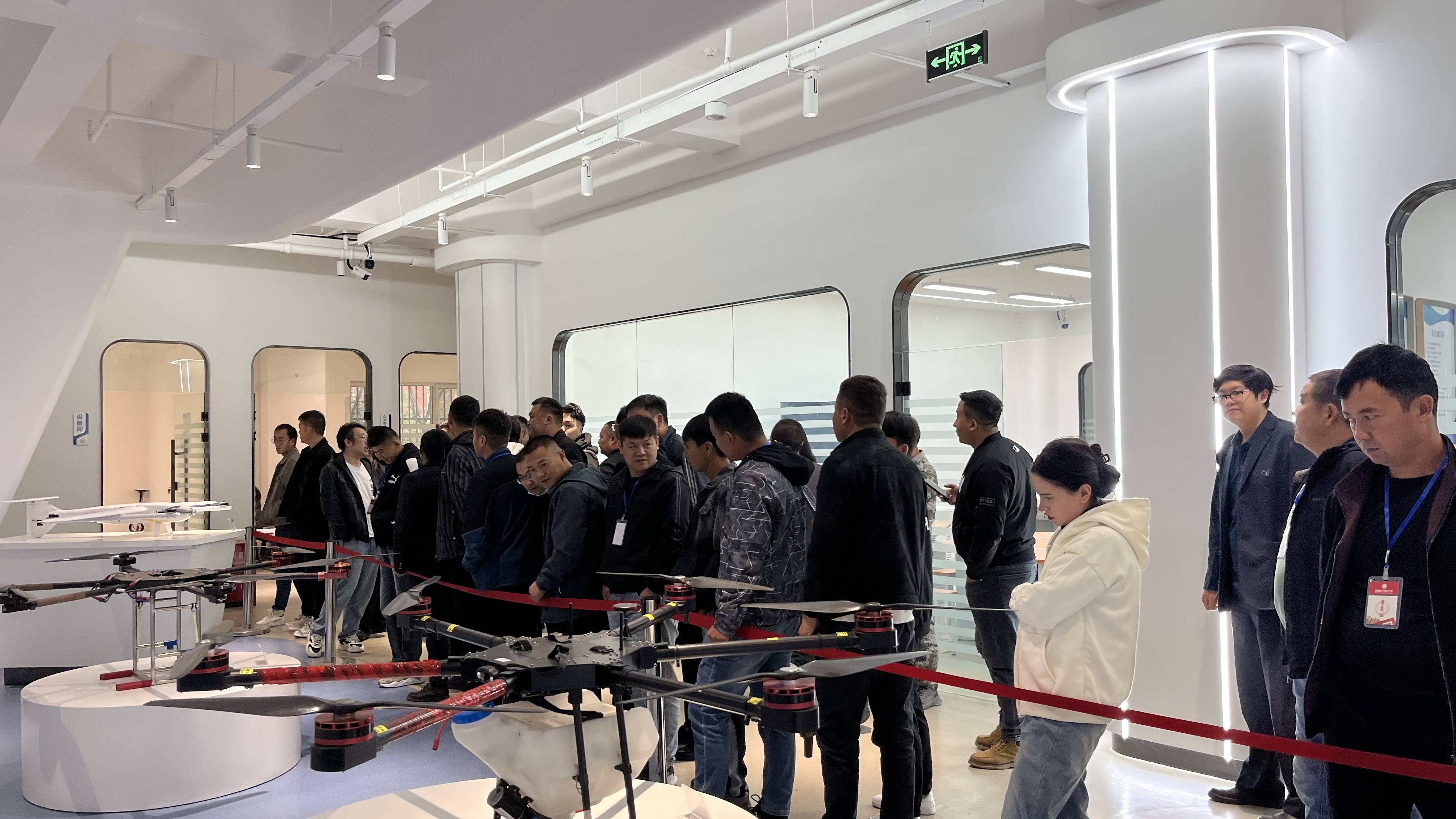 無人機(jī)機(jī)長可以找什么工作