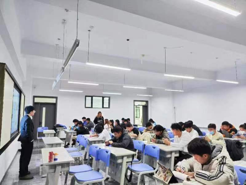 伊犁州無人機培訓基地-烏魯木齊保華潤天航空