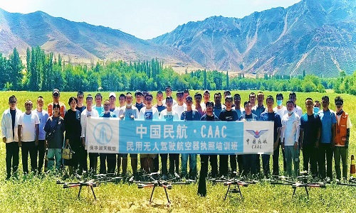 【新疆無人機】新疆保華潤天航空專業課程，讓你在喀什輕松掌握無人機飛行技巧！