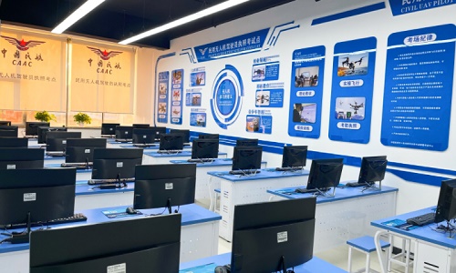 【新疆無人機培訓】烏魯木齊無人機培訓機構-保華潤天航空助你飛天夢想啟航