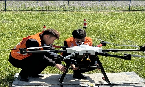 【新疆保華潤天無人機培訓】超視距機長與視距內駕駛員:無人機CAAC執照費用對比