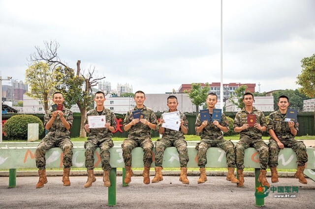 “持證入伍”的新兵越來越多，將給部隊建設帶來哪些影響？-新疆保華潤天航空轉載