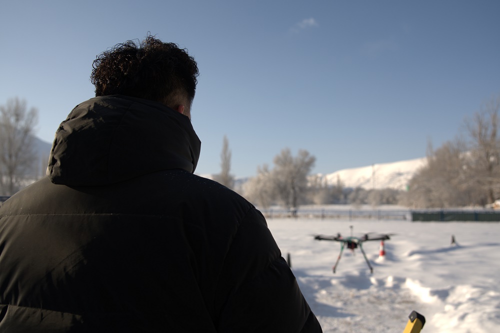 [新疆無(wú)人機(jī)培訓(xùn)]無(wú)人機(jī)飛手五大就業(yè)方向：從飛行操作到教育培訓(xùn)