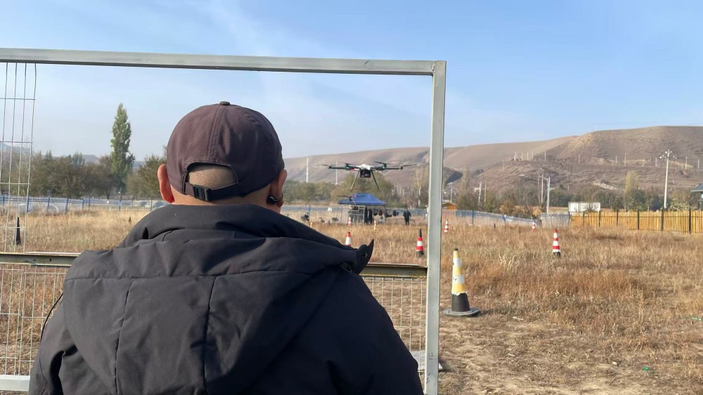 來保華潤天新疆無人機培訓!把無人機從“玩具”變成“生產工具”